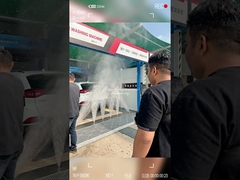 Тепло приветствую клиента из Ирана, приезжающего на нашу фабрику!Машина для стирки автомобилей 